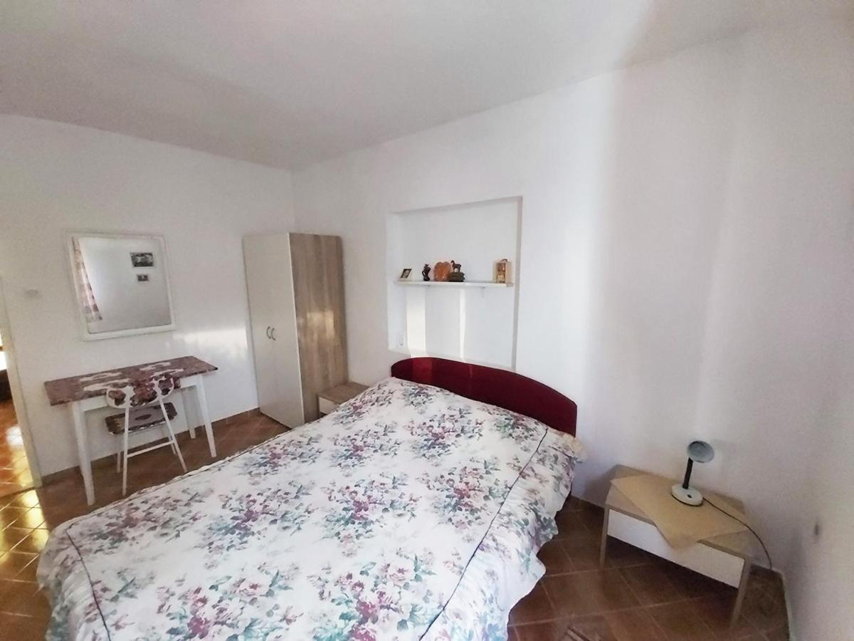 Apartments With A Parking Space Sali, Dugi Otok - 8181 Exterior photo
